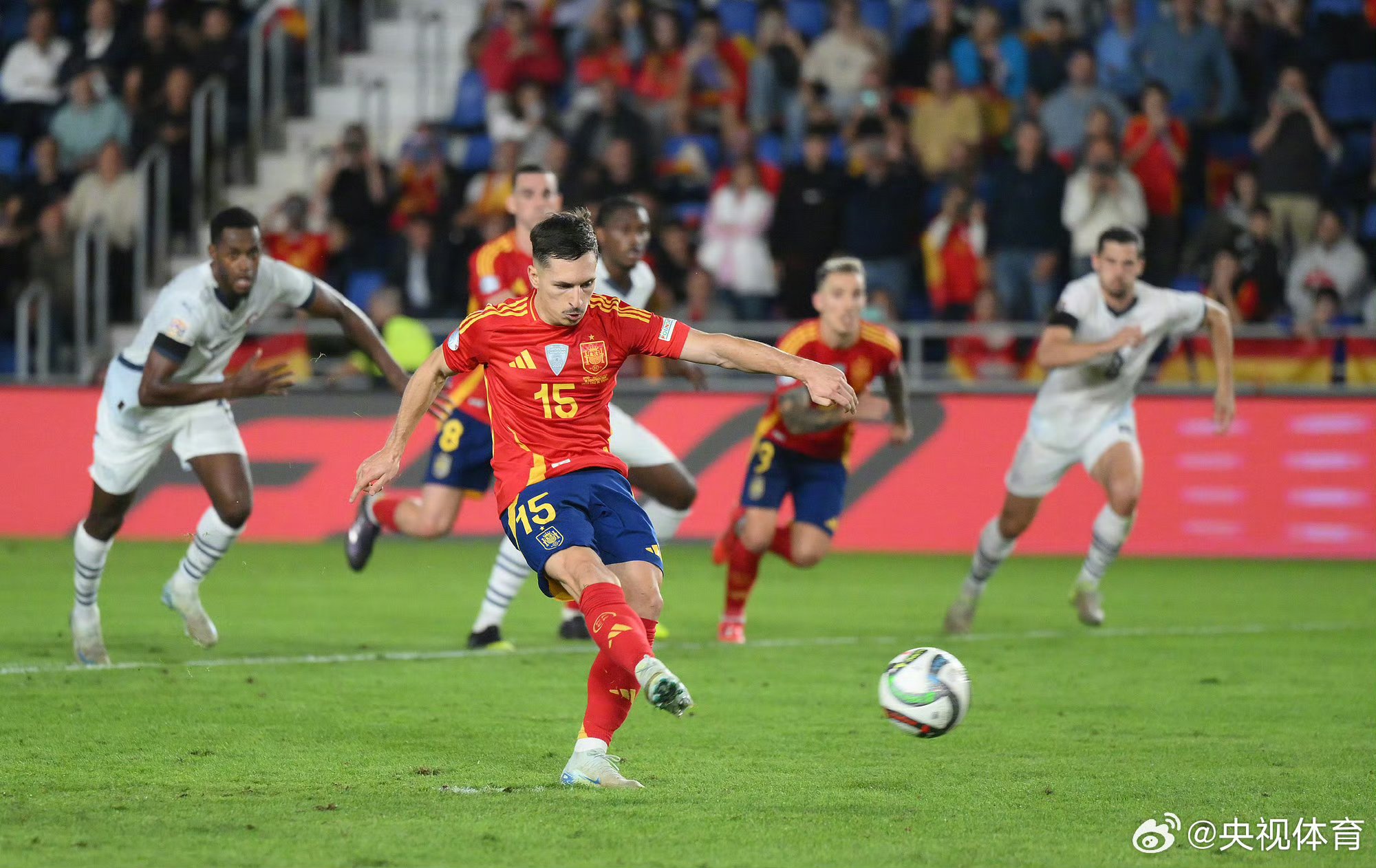 波兰队欧锦赛八强晋级，实力不可小觑